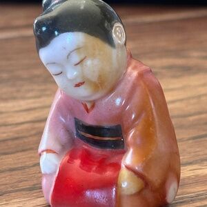 Toshikane Dozing Girl Salt Shaker